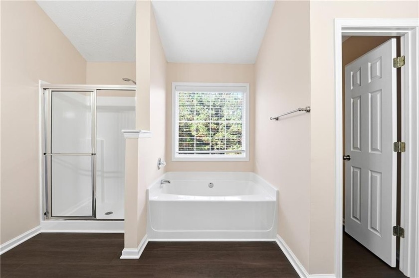 Beautifully renovated and move-in ready, this spacious 6-bedroom - photo 17