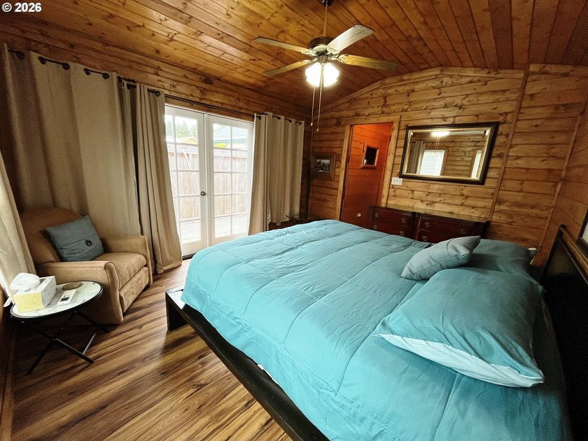 Escape to your own fully furnished retreat just moments from - photo 18