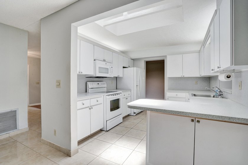 Live where amenities and affordability meet your lifestyle! - photo 20
