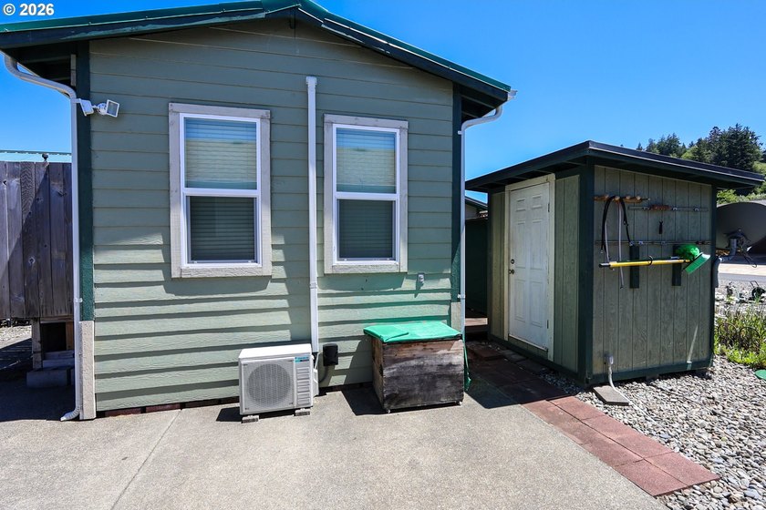 Escape to your own fully furnished retreat just moments from - photo 20