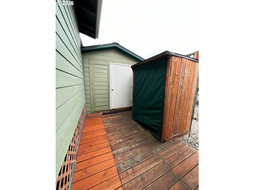 Escape to your own fully furnished retreat just moments from - photo 22