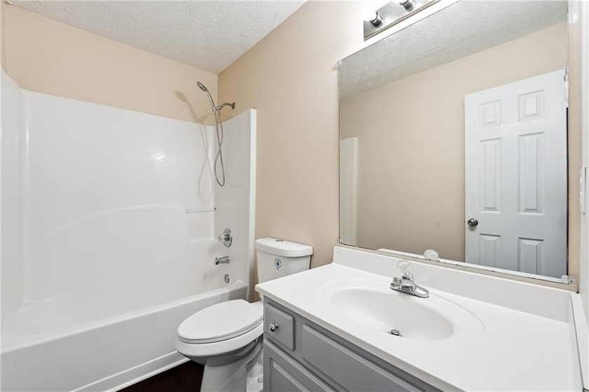 Beautifully renovated and move-in ready, this spacious 6-bedroom - photo 23