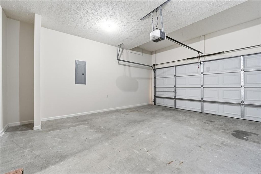 Beautifully renovated and move-in ready, this spacious 6-bedroom - photo 37