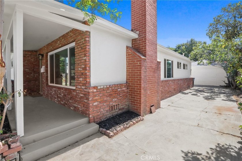 Beautifully remodeled 4-bedroom, 2-bath home in the heart of - photo 3