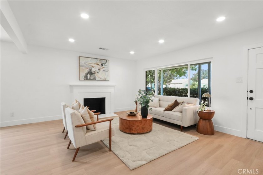 Beautifully remodeled 4-bedroom, 2-bath home in the heart of - photo 5