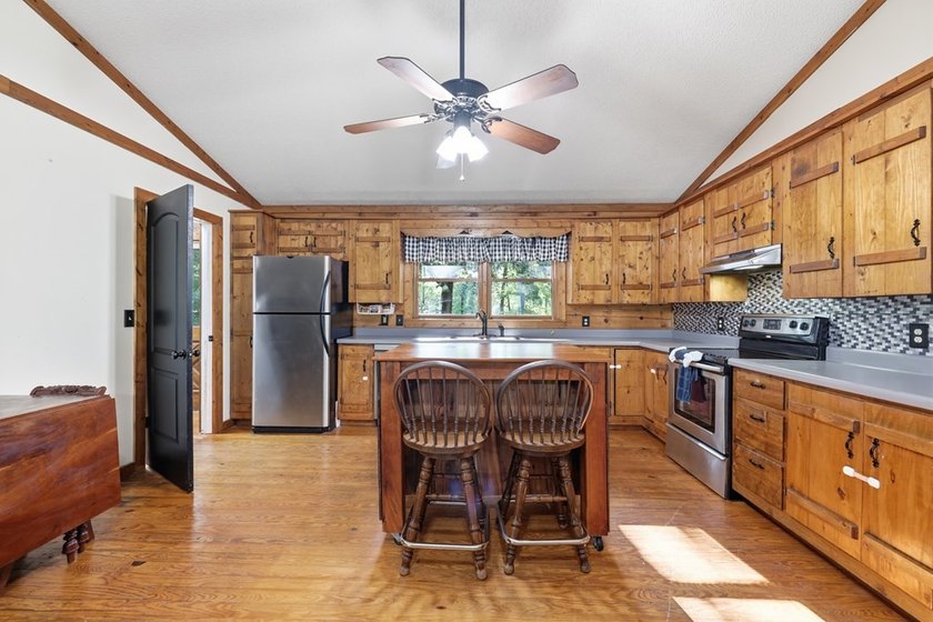 Looking for peaceful country living without sacrificing - photo 8