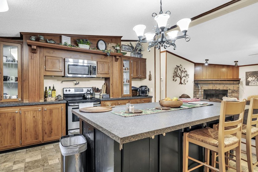 Welcome to 1422 Cat Mar Rd in Niceville -- a spacious and - photo 15