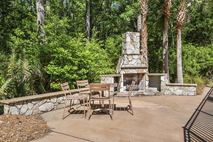 Beautiful 2 bed 2 bath first floor condo in conveniently located - photo 22