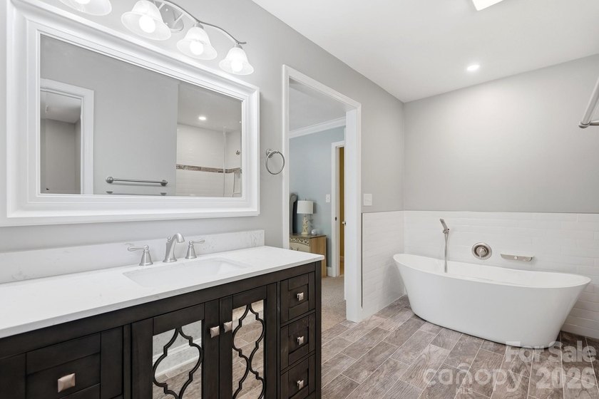 Sprawling waterfront ranch perfectly positioned on one of the - photo 30