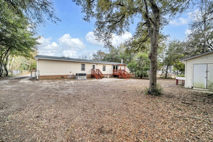 Welcome to 1422 Cat Mar Rd in Niceville -- a spacious and - photo 34
