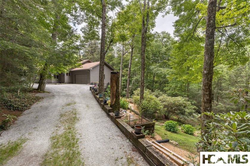 Perfectly positioned just outside the gates of Wildcat Cliffs - photo 36