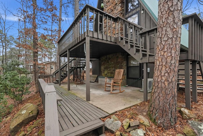 LAKEFRONT!! When you think *Lake-House*, an A-Frame is a - photo 44