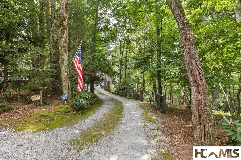 Perfectly positioned just outside the gates of Wildcat Cliffs - photo 49