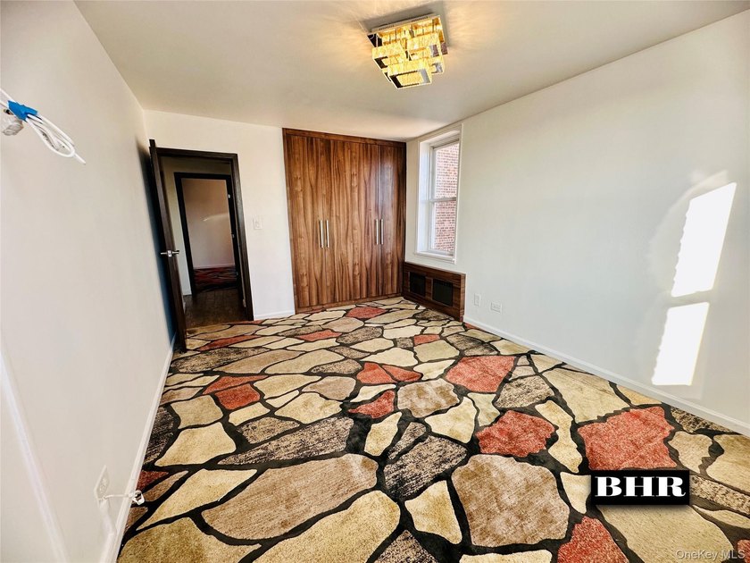 Sheepshead Bay .... Fully renovated 2-bedroom, 1-bath apartment - photo 11