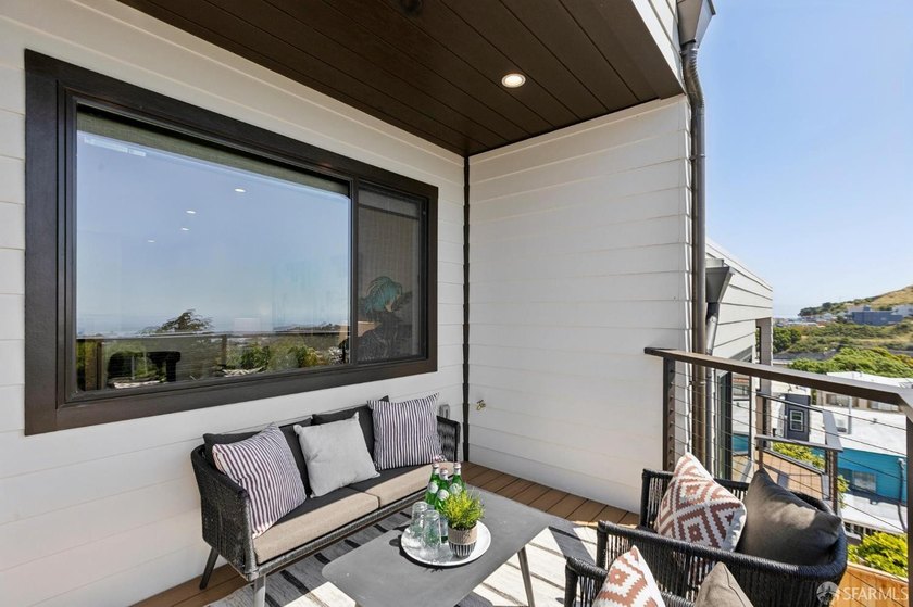 Introducing a truly exceptional offering in San Francisco. This - photo 18