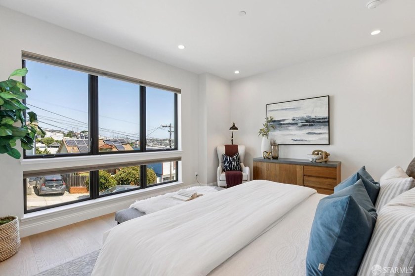 Introducing a truly exceptional offering in San Francisco. This - photo 26