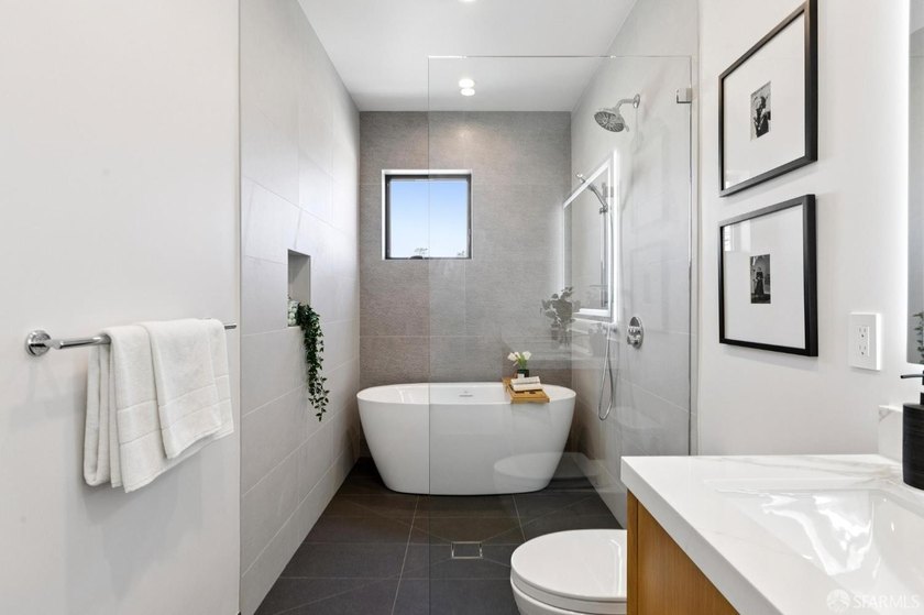 Introducing a truly exceptional offering in San Francisco. This - photo 28