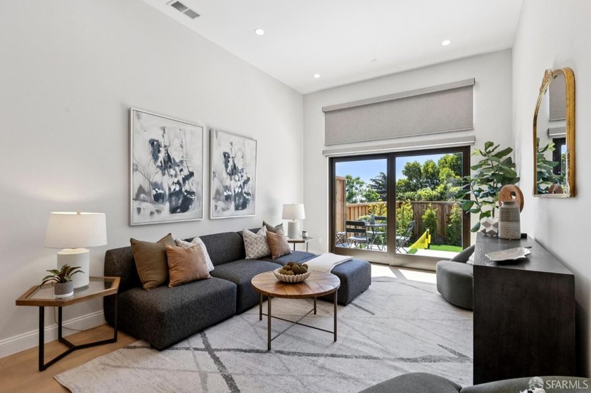 Introducing a truly exceptional offering in San Francisco. This - photo 38