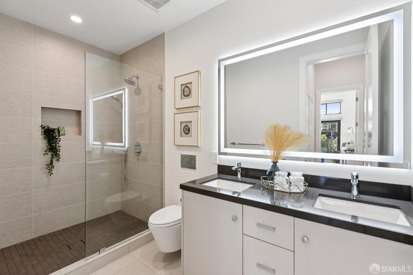 Introducing a truly exceptional offering in San Francisco. This - photo 44