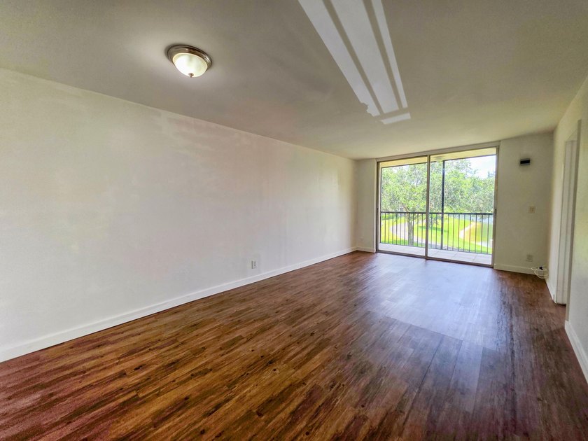 Live in the highly desirable Cascades of Lauderhill with this - photo 8