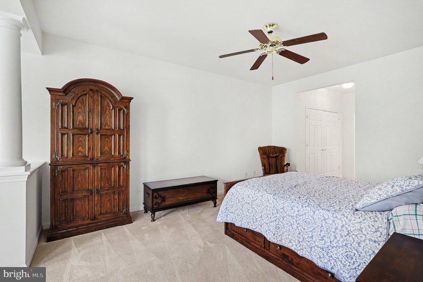 BACK ON THE MARKET AND BETTER THAN BEFORE - NEW CARPET - photo 18