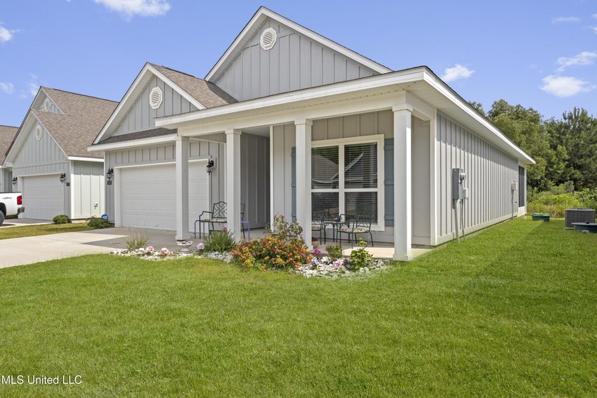This move-in ready retreat is tucked away in a quiet Ocean - photo 2