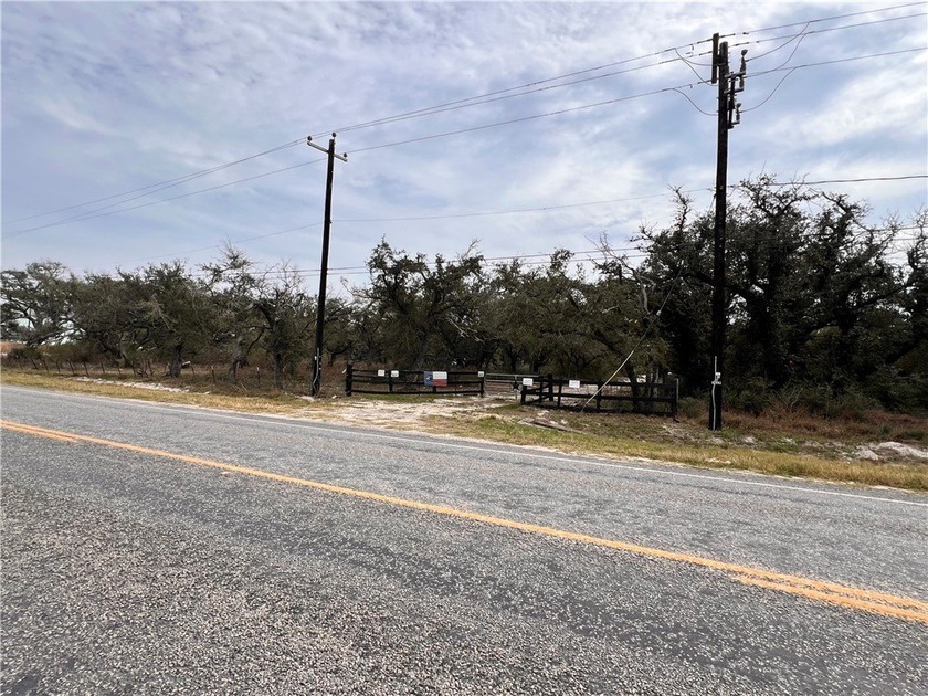 Prime 10.2 Acres of undeveloped blank canvas in Rockport city - photo 3