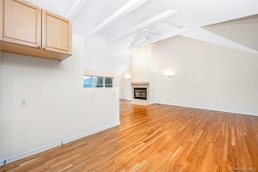 Come and see this recently refreshed, spacious Hi-Ranch in - photo 19