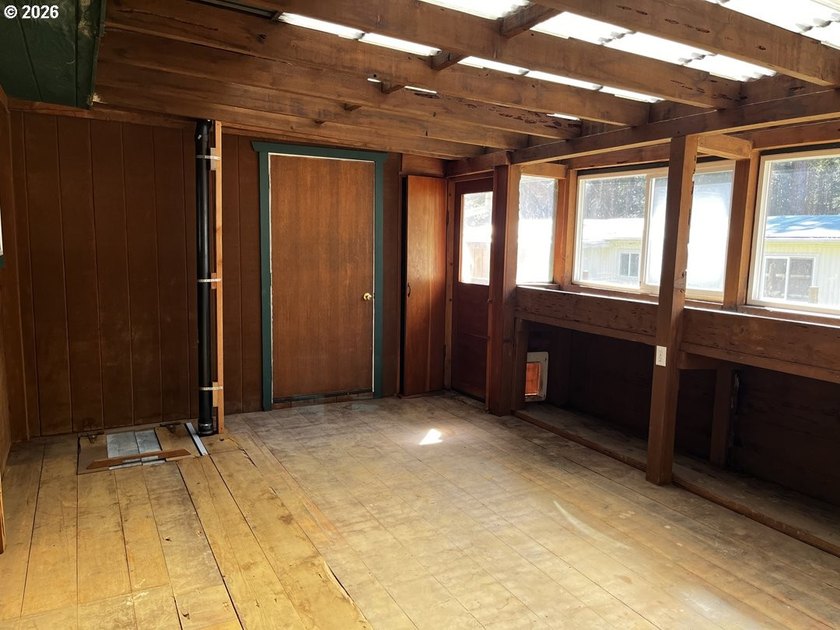 This charming 2-bedroom, 1-bath manufactured home sits on a - photo 33
