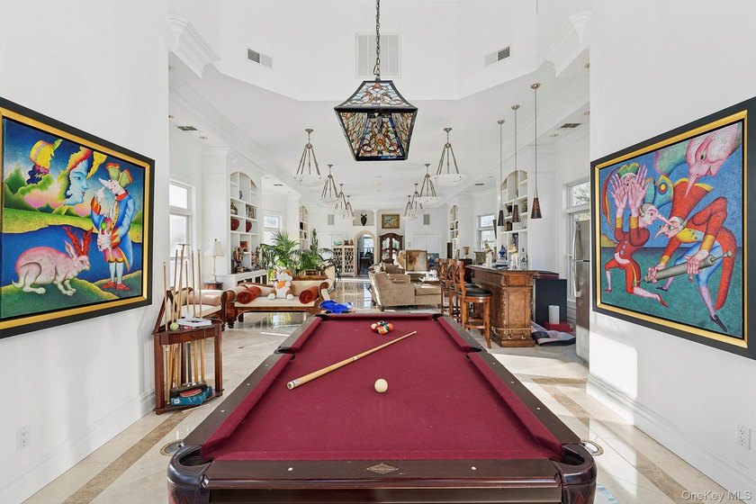 Exceptional Westhampton Retreat with Timeless Elegance Discover - photo 8