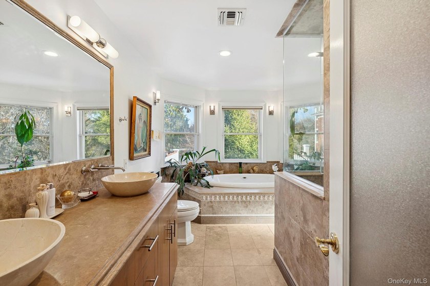 Exceptional Westhampton Retreat with Timeless Elegance Discover - photo 9
