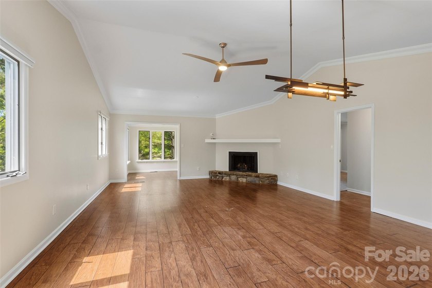 New Paint with Beautiful Light! Condo in The Timbers- move-in - photo 11