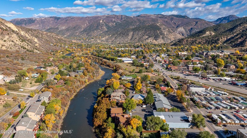 Wake up to the soothing sounds of the river in this beautifully - photo 14