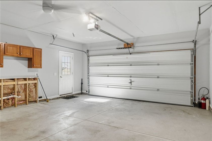 Welcome Home to 1024 Pondbrook Point! This charming - photo 25