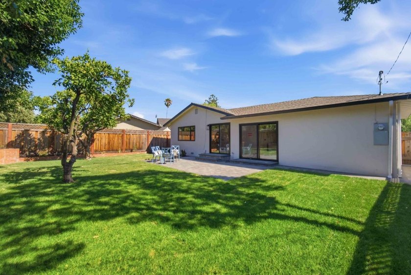 Welcome to 1075 Cloverbrook Drive, a beautifully remodeled home - photo 23