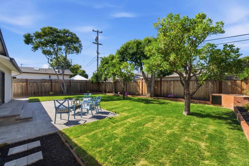 Welcome to 1075 Cloverbrook Drive, a beautifully remodeled home - photo 26