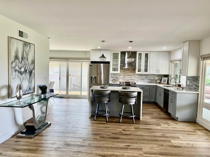 Golf Course &amp; Mountain Views from this beautifully updated - photo 14