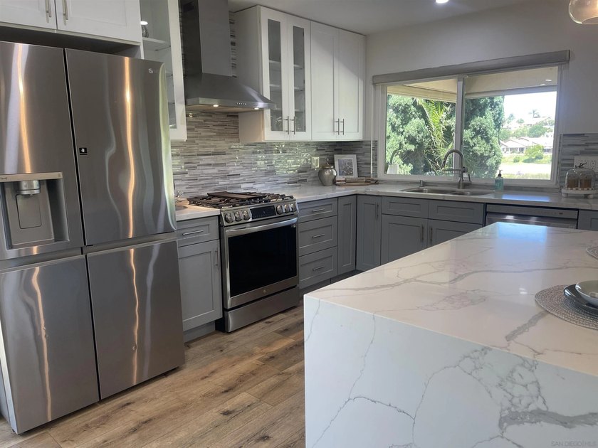 Golf Course &amp; Mountain Views from this beautifully updated - photo 17