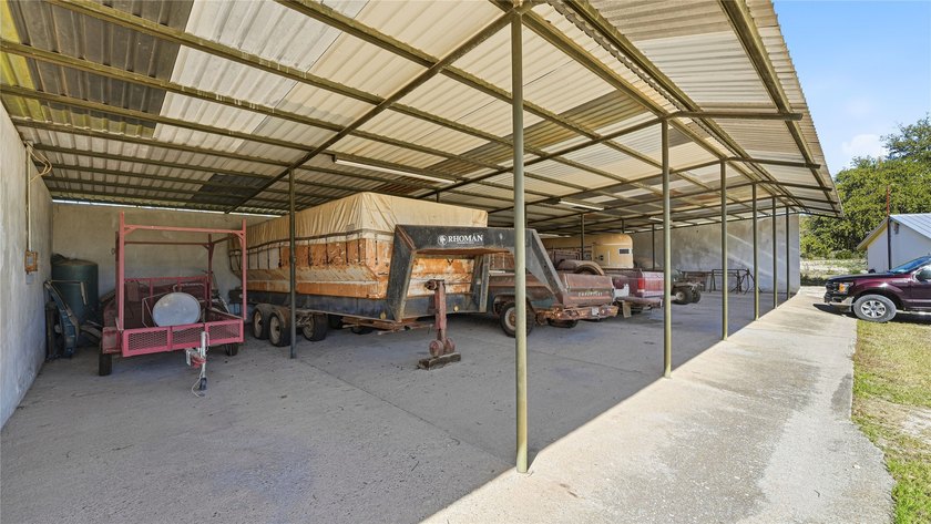 Welcome to your private hunting paradise in Del Rio, Texas. This - photo 35