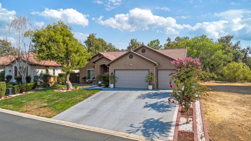 Say hello to this beautiful 4-bedroom 2-bath home located inside - photo 3