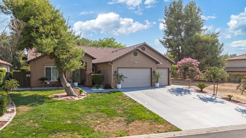 Say hello to this beautiful 4-bedroom 2-bath home located inside - photo 4