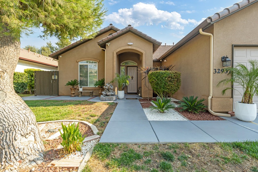 Say hello to this beautiful 4-bedroom 2-bath home located inside - photo 6