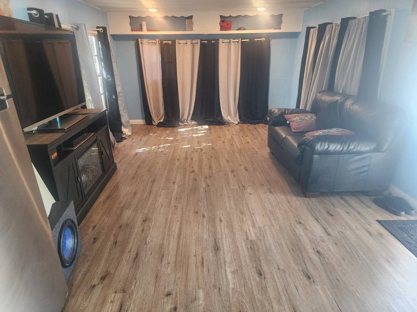 Welcome to this adorable manufactured home in an ALL AGES - photo 8