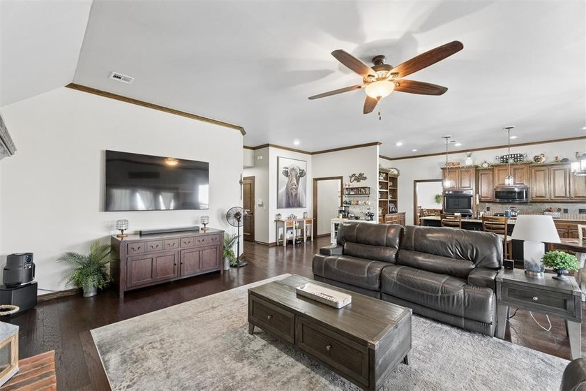 Beautiful one level home on a gorgeous .83 acre cul-de-sac lot! - photo 7