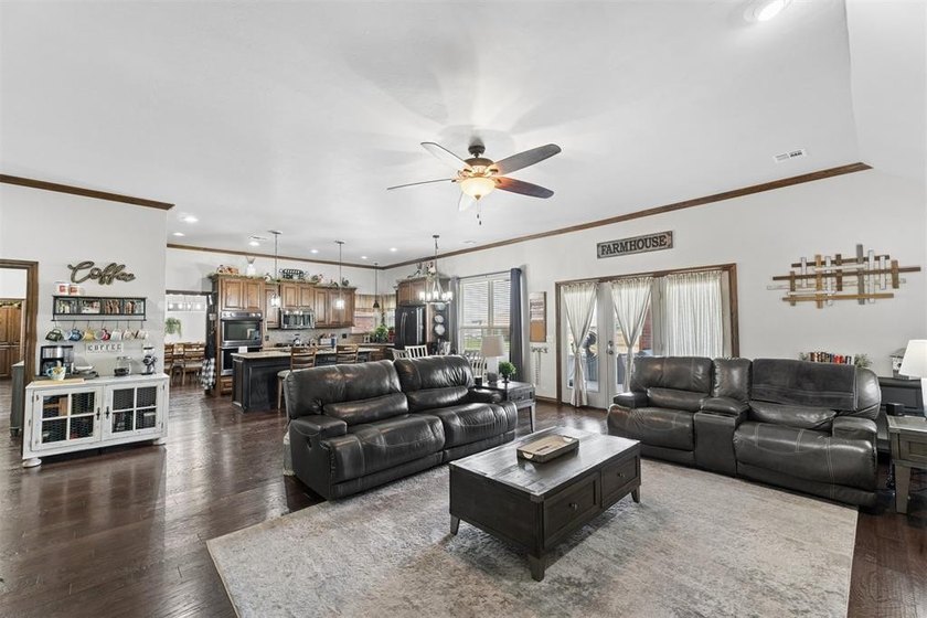 Beautiful one level home on a gorgeous .83 acre cul-de-sac lot! - photo 8