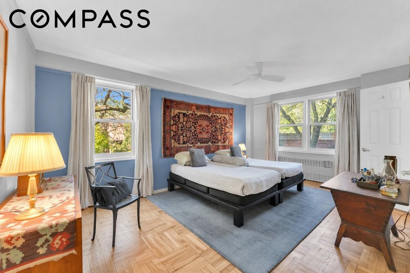 Serene and Spacious Three Bedroom Oasis! Walk to Wave Hill! A - photo 9