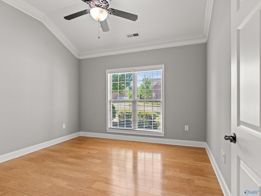 Move In Ready! Absolutely perfect condition with new paint - photo 24