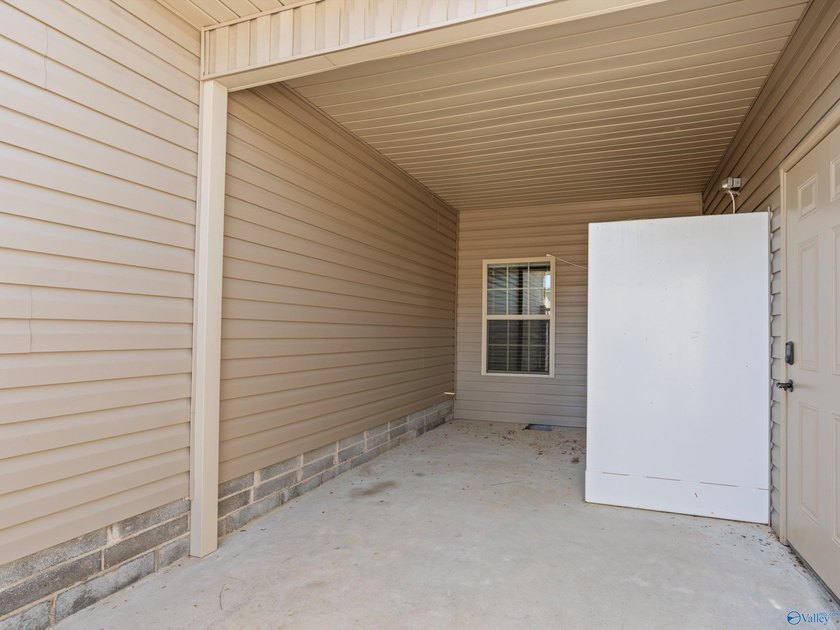 Move In Ready! Absolutely perfect condition with new paint - photo 35