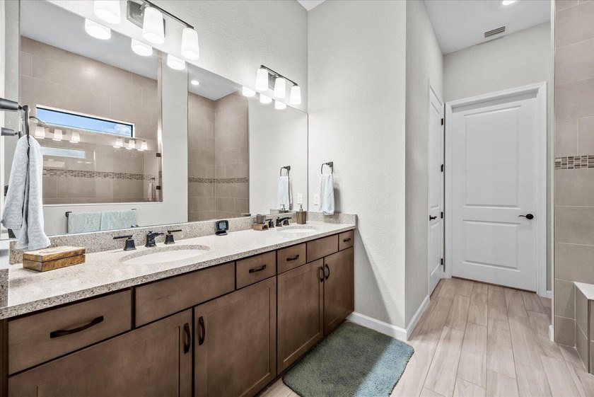 Premium corner homesite in Veranda Gardens with only one - photo 19