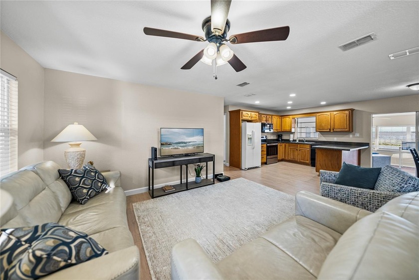 New Price on this Charming 3BR/2BA lakefront home on Lake Reedy! - photo 4